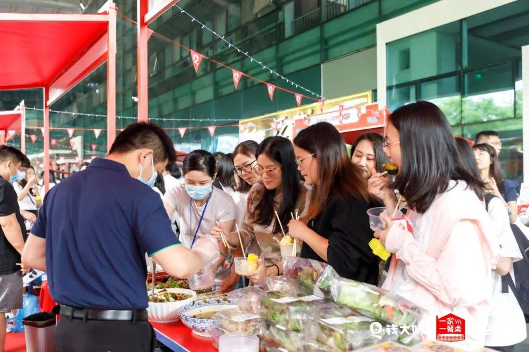 馋哭了，“钱大妈”庆生，请所有人免费试吃