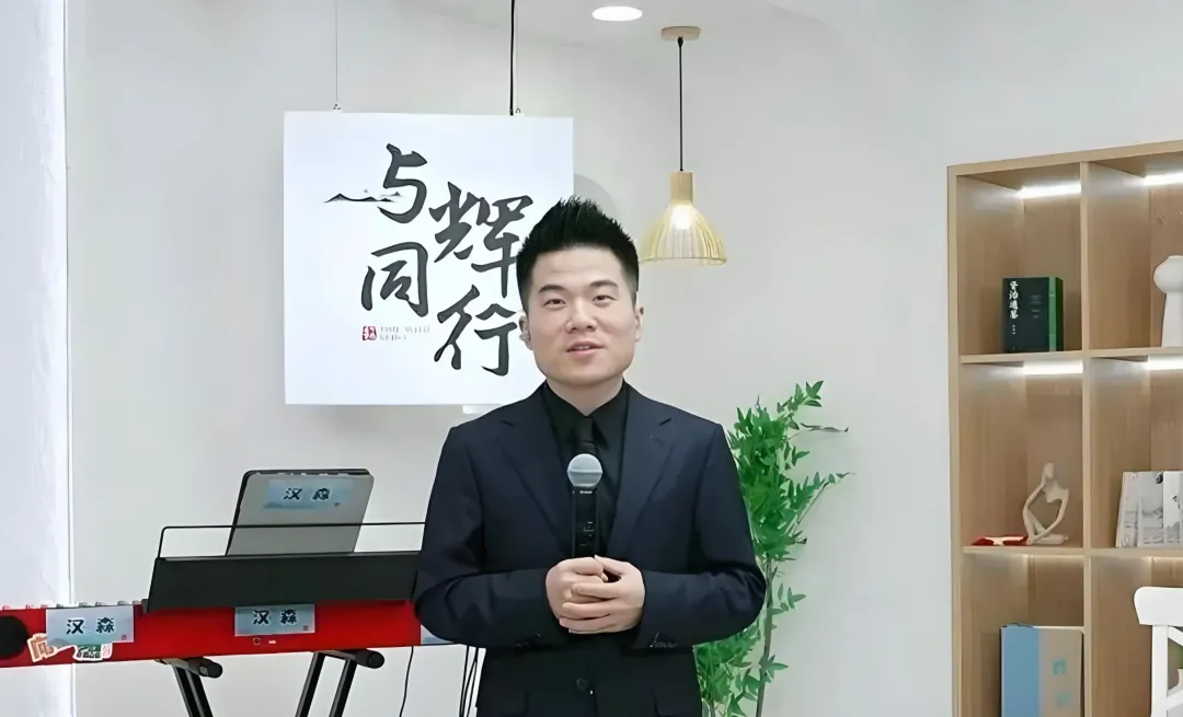 独立100天后，董宇辉尝到了流量的“毒”