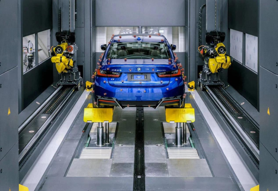 从BMW iFACTORY战略到全球首发数字情感交互概念车，宝马如何领跑数字化转型