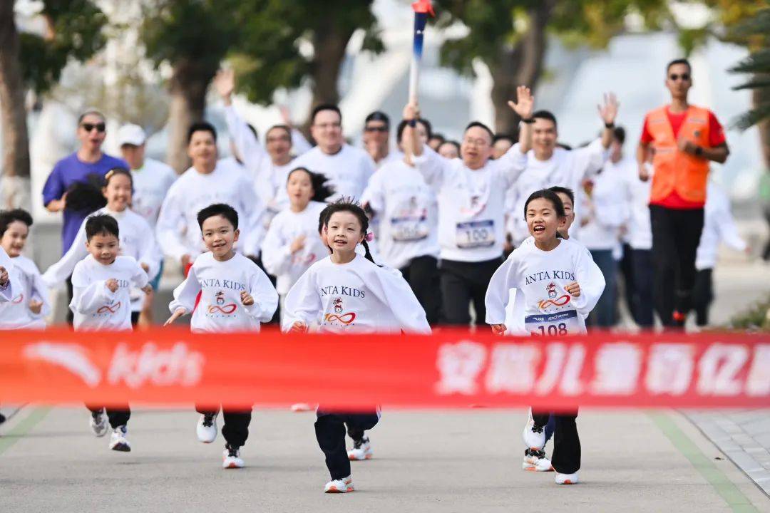 守护三亿儿童足弓健康，安踏儿童科技开启新篇章