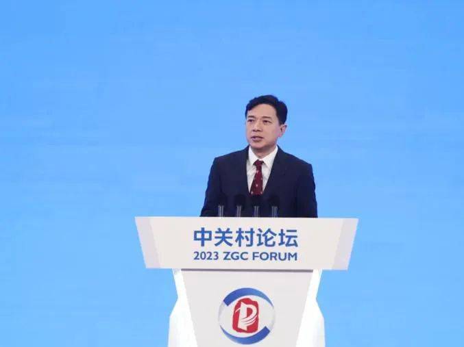 首谈AI失控:李彦宏说要先上牌桌,才能拥有话语权干货满满