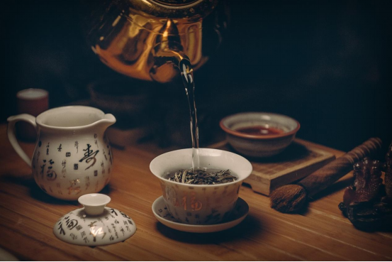 中国7万茶企，同样做不出一家特威茶