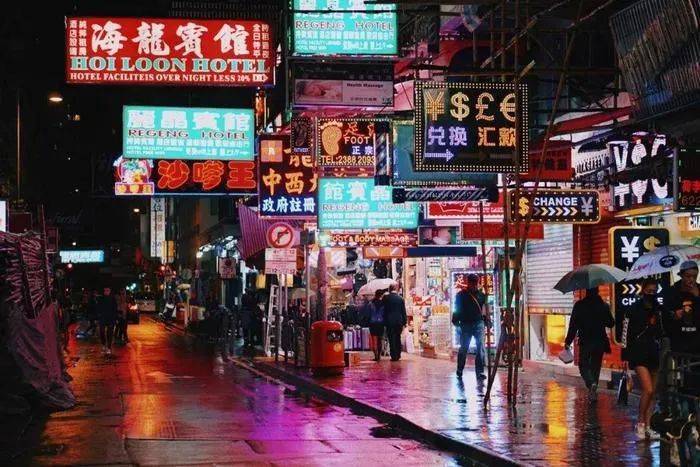 拆除霓虹招牌的香港，告别的不止是霓虹灯