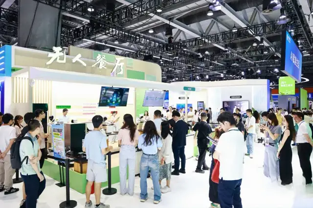 AI中场战事，从新流量到新商业