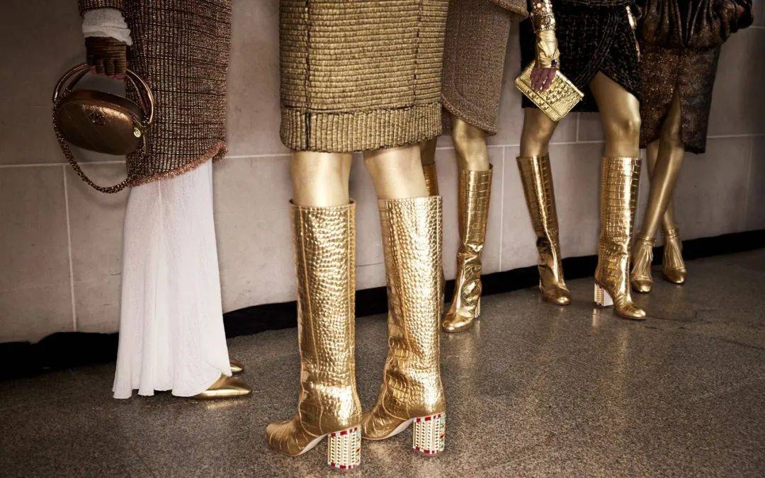Dior大秀搬到埃及金字塔，时尚竟是法老坟头蹦迪？网友：有点致敬但不多！