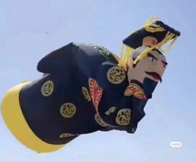 除了秦始皇变形计，雪王和天猫也被潍坊放了风筝