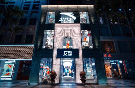 解局增长困境！2100亿安踏，“鲸吞”彪马