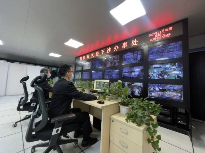 “双十一”首个高峰到来，杭州海关24小时验放跨境电商商品超6亿元(跨境电商竞争激烈程度)