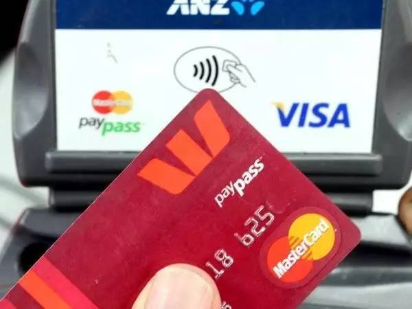 澳洲四大行如何选择适合的银行卡？如何跨境汇款？(跨境转账时间)