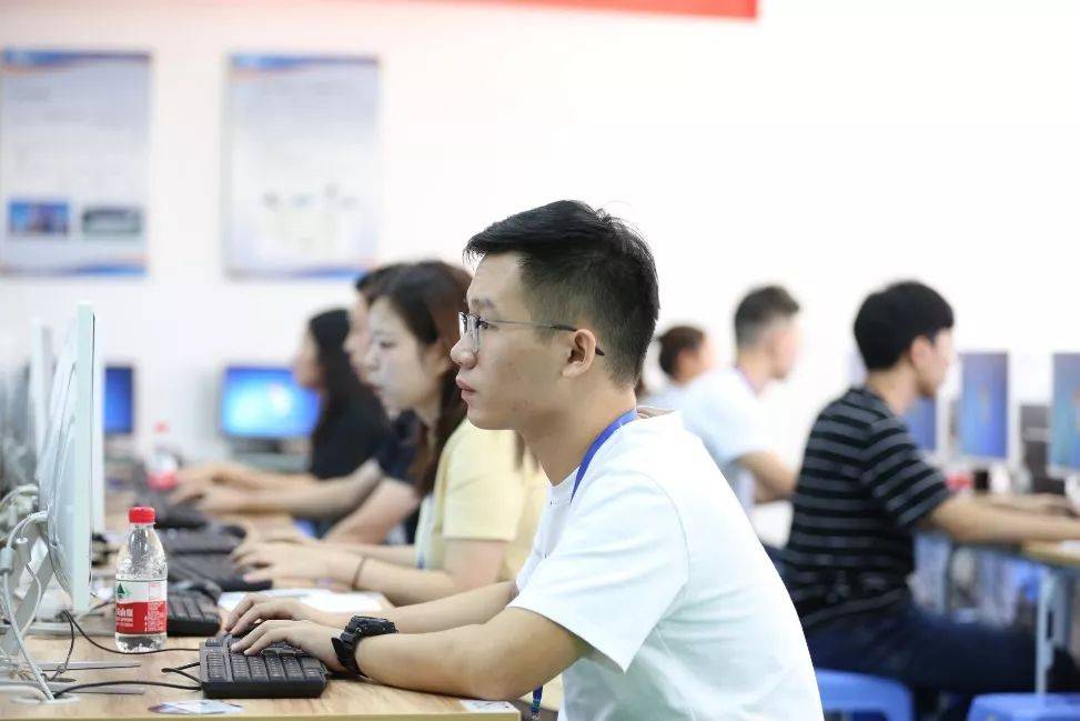 【新闻动态】2019珠海市电子商务师（跨境电商）技能竞赛在我校顺利举行(珠海跨境电商平台)